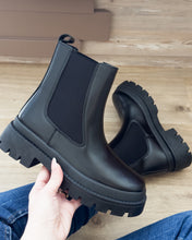 Load image into Gallery viewer, Gjysem Cizme